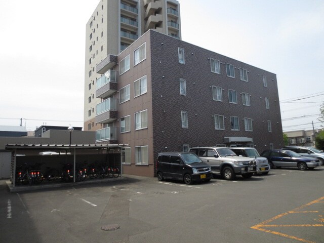 物件外観写真3　(駐輪場)