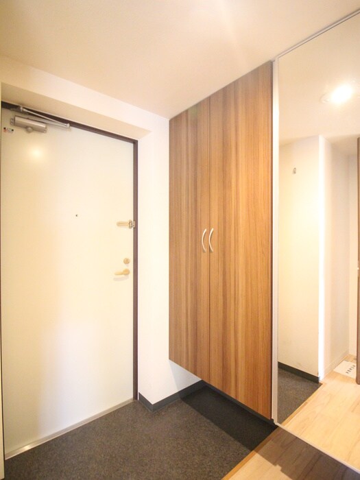 物件内観写真16　(玄関)