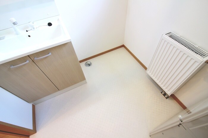 物件内観写真8　(洗濯機置場)