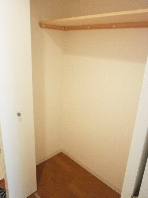 物件内観写真12　(収納)