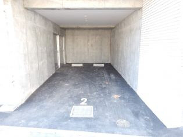 物件外観写真6　(駐車場)