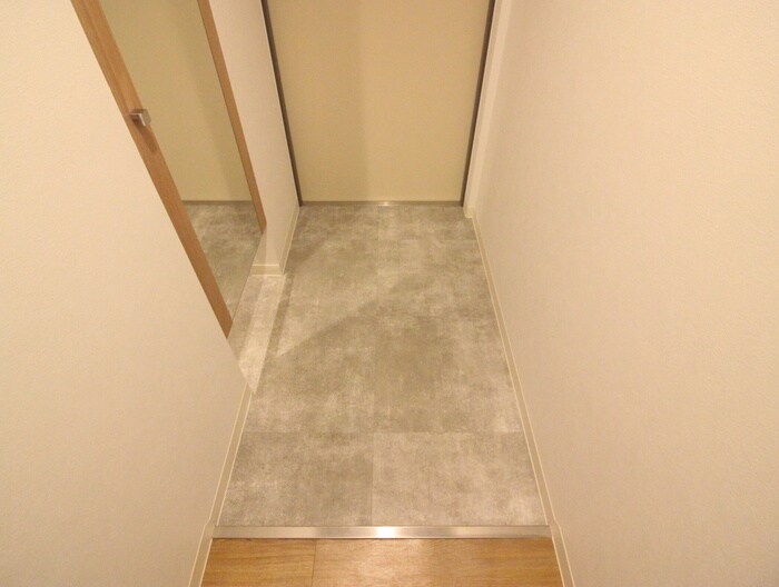 物件内観写真21　(玄関)