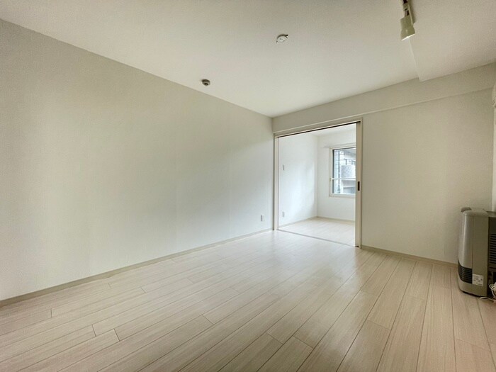 物件内観写真2　(居室)