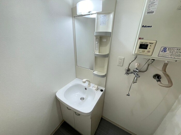 物件内観写真8　(洗面)