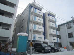 ヴィヴァーチェＮ１外観写真