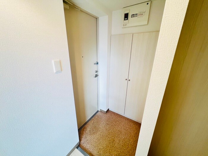 物件内観写真16　(玄関)