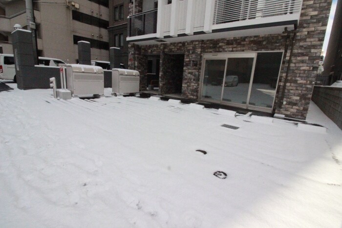 物件外観写真5　(駐車場)