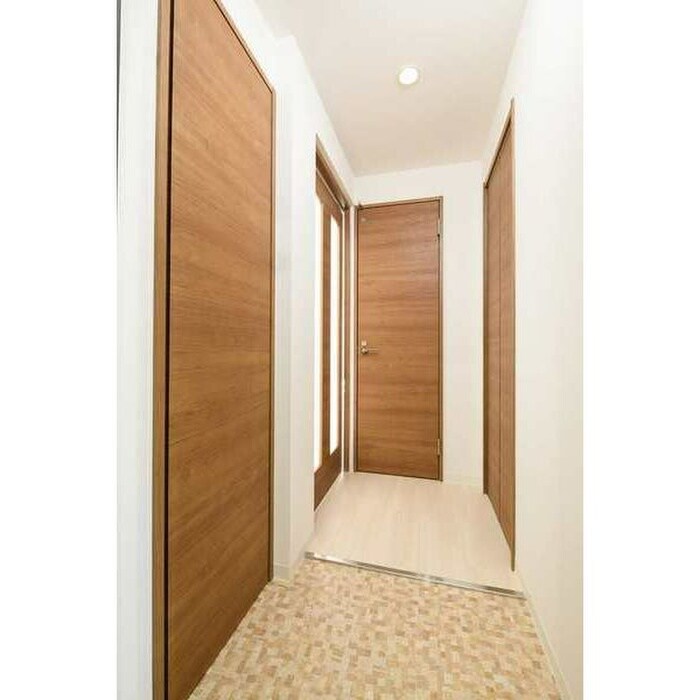 物件内観写真13　(玄関)