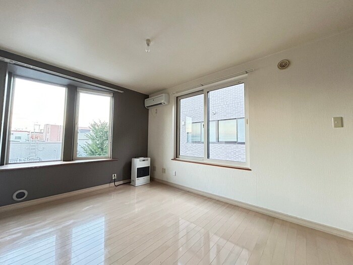 物件内観写真3　(居室)