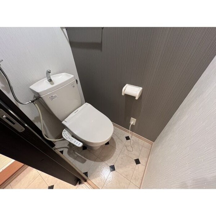 物件内観写真8　(トイレ)