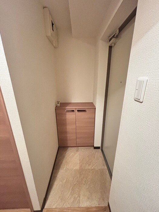 物件内観写真18　(玄関)