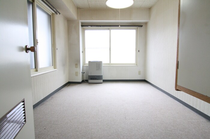 物件内観写真3　(居室)