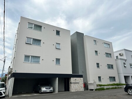 Ｅｌｍ　Ｇａｒｄｅｎ　Ⅰ外観写真