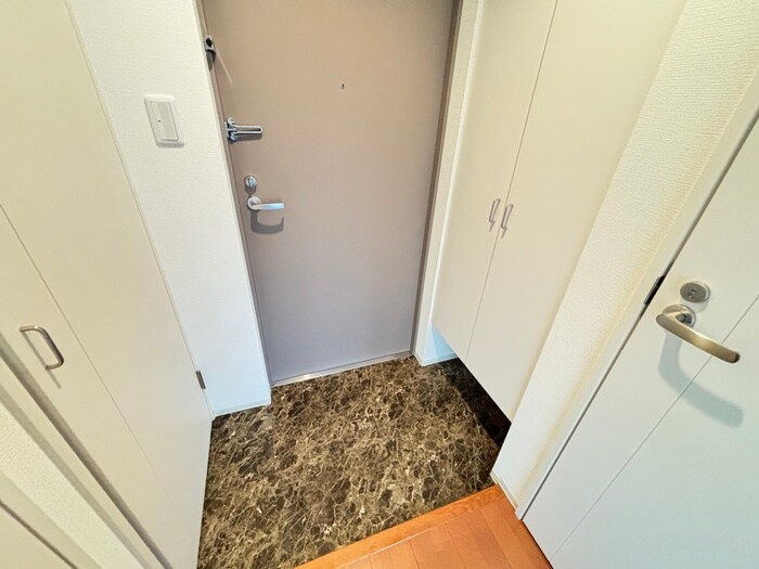 物件内観写真17　(玄関)