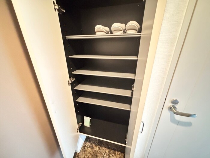 物件内観写真18　(靴箱)