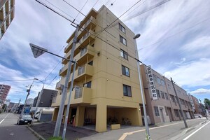 クラウン北１０条外観写真