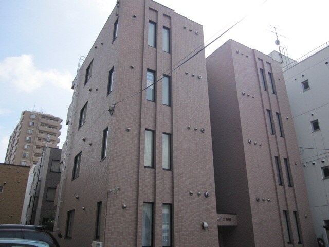 コムフォ－ト北１６条の物件外観写真