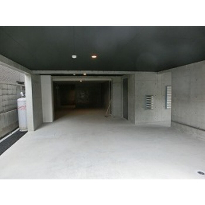 物件外観写真6　(駐車場)