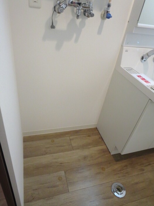 物件内観写真17　(洗濯機置場)