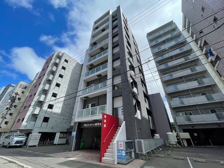 円山シャトー桂和医大前外観写真