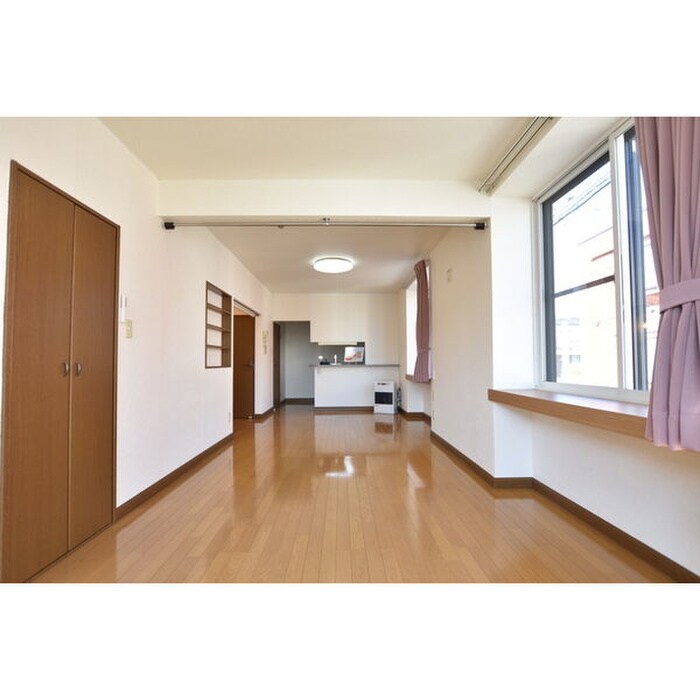 物件内観写真3　(居室)