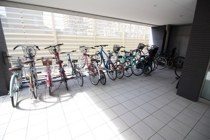 物件外観写真5　(駐輪場)