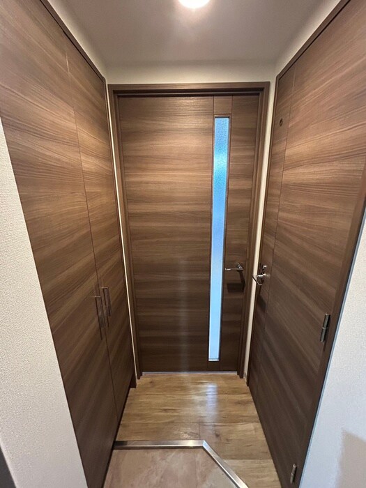 物件内観写真13　(玄関)