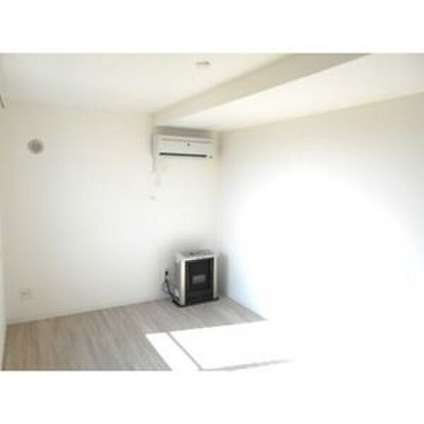 物件内観写真3　(居室)