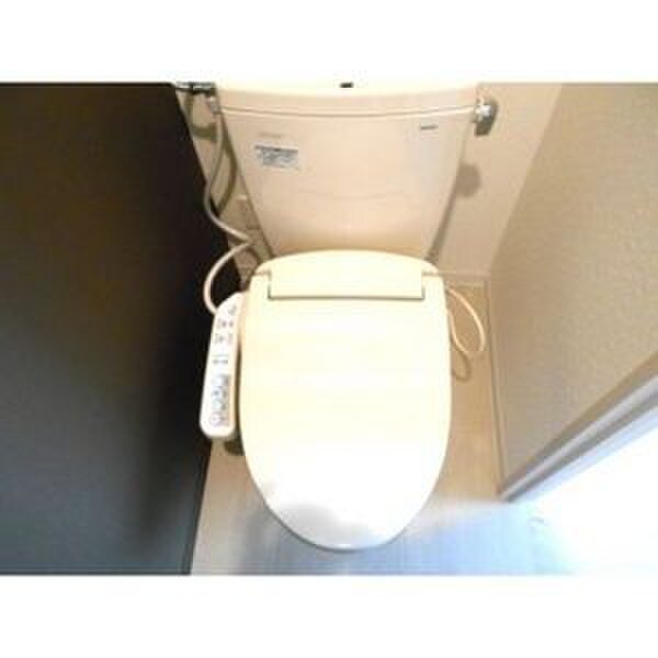 物件内観写真8　(トイレ)