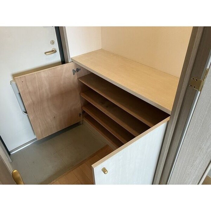 物件内観写真15　(靴箱)