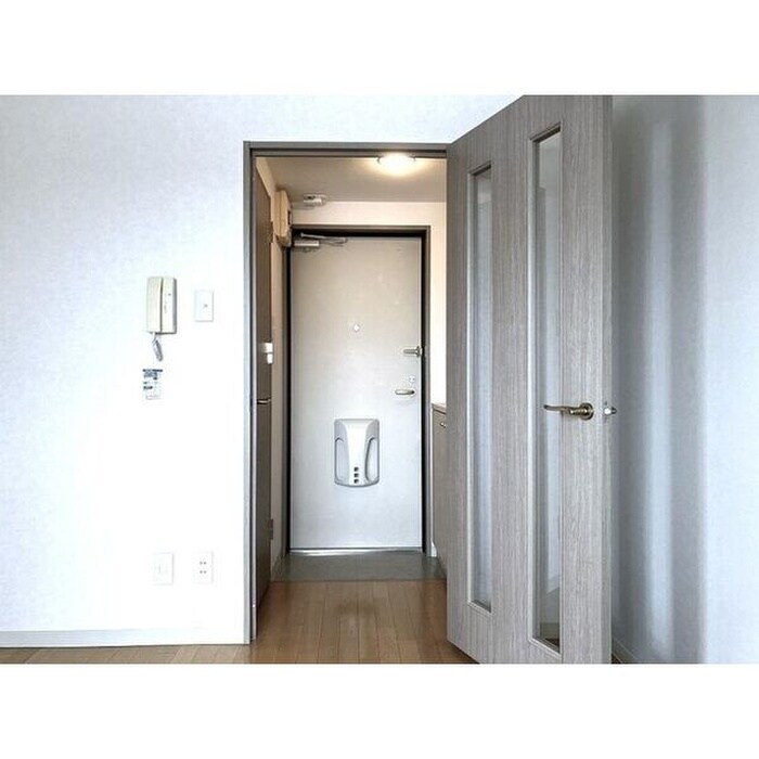 物件内観写真16　(玄関)