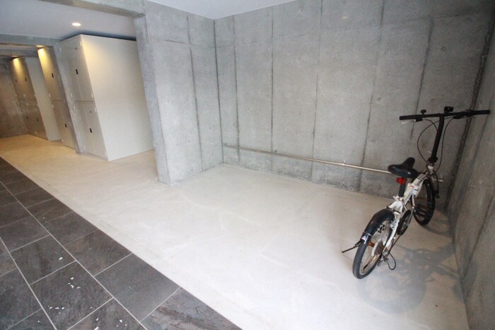 物件外観写真4　(駐輪場)