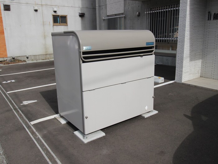 物件外観写真5　(エントランス部分)