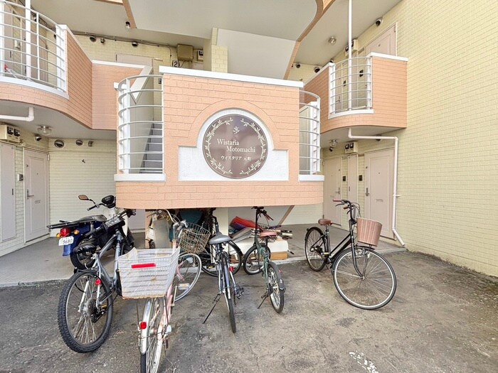 物件外観写真4　(駐輪場)