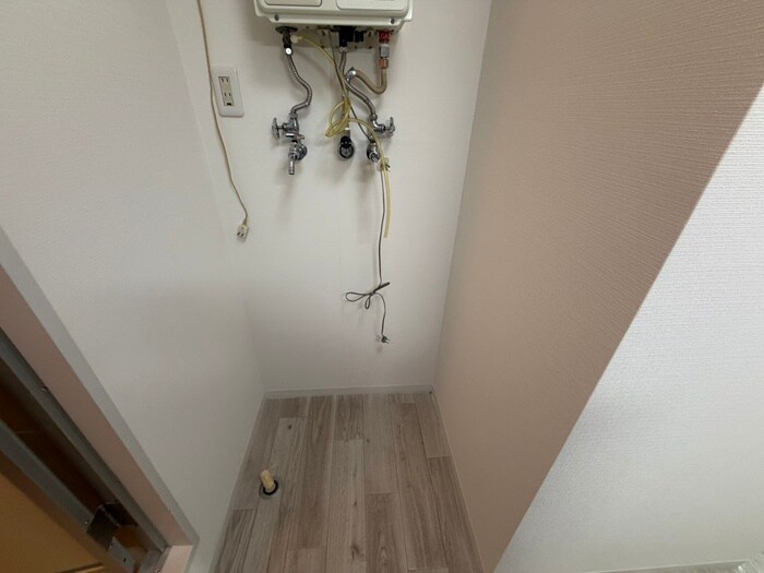 物件内観写真16　(洗濯機置場)