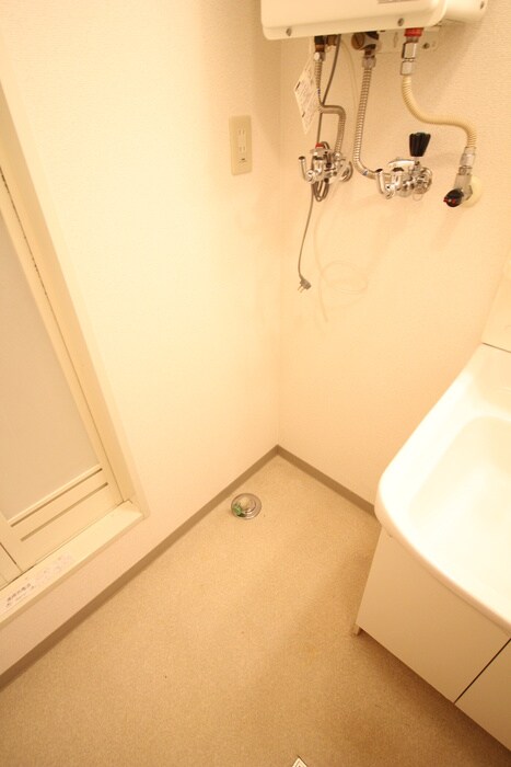 物件内観写真14　(洗濯機置場)