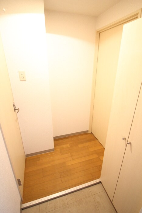 物件内観写真17　(玄関)