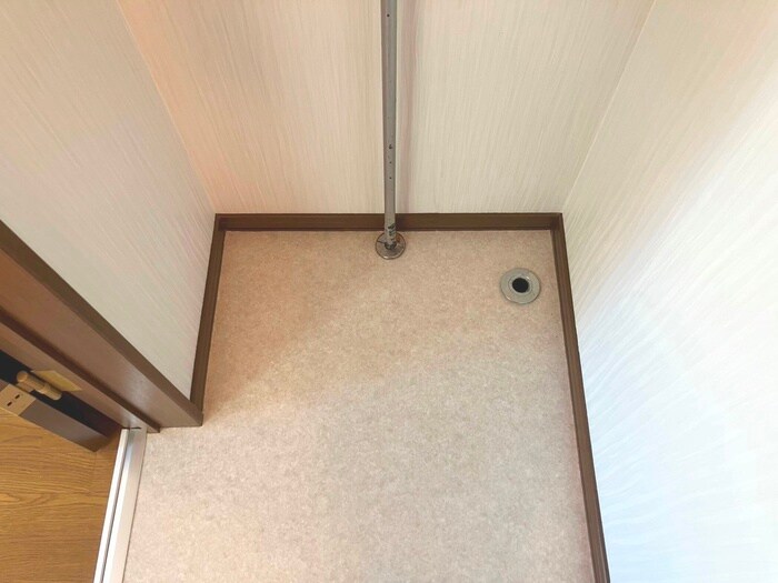 物件内観写真18　(洗濯機置場)