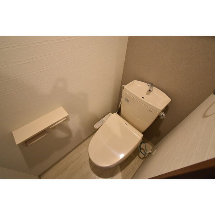 物件内観写真8　(トイレ)