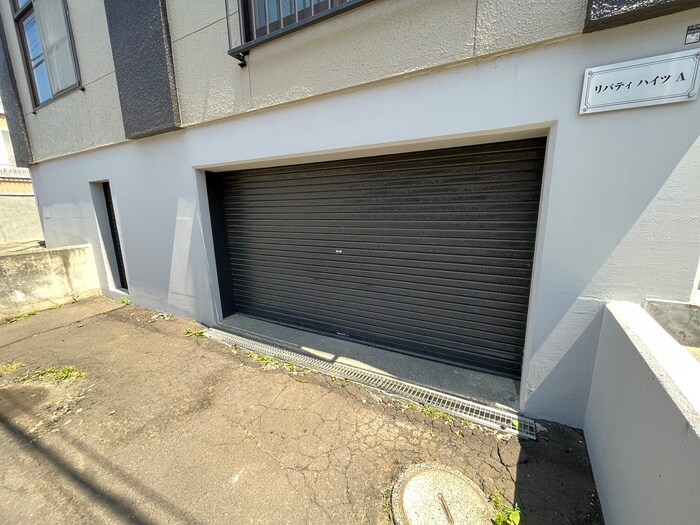 物件外観写真5　(駐車場)