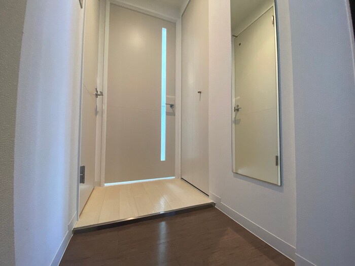 物件内観写真15　(玄関)