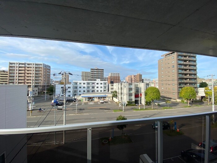 物件内観写真22　(室内からの展望)