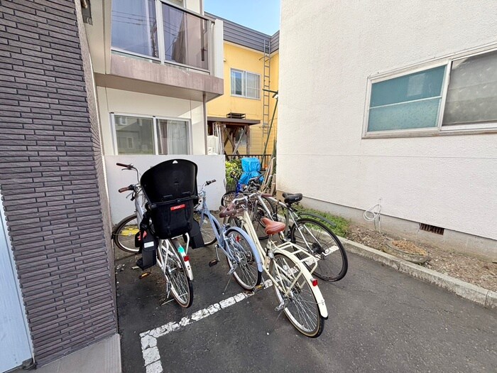 物件外観写真5　(駐輪場)