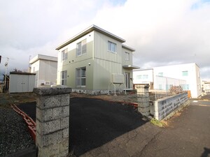 西岡2-4貸家外観写真