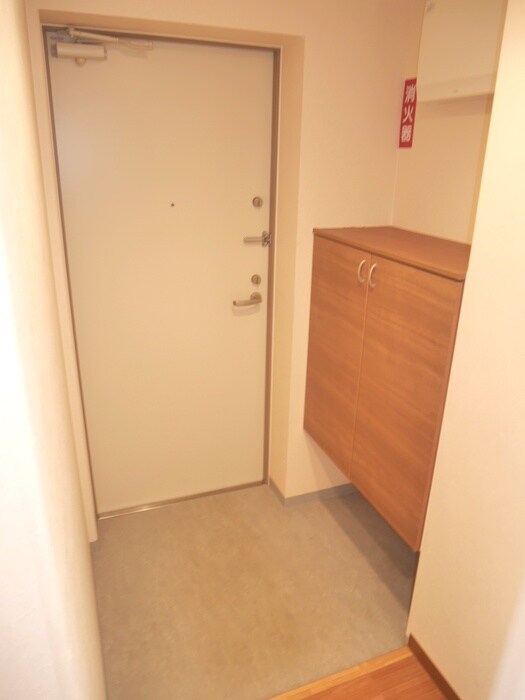 物件内観写真18　(玄関)