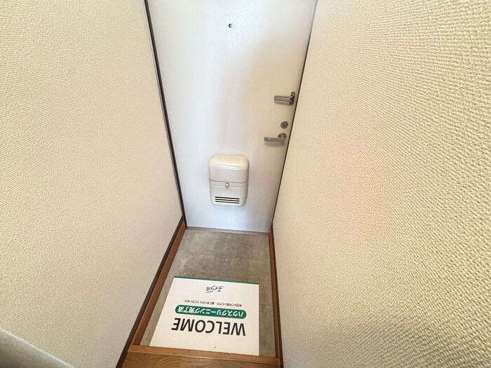 物件内観写真18　(玄関)