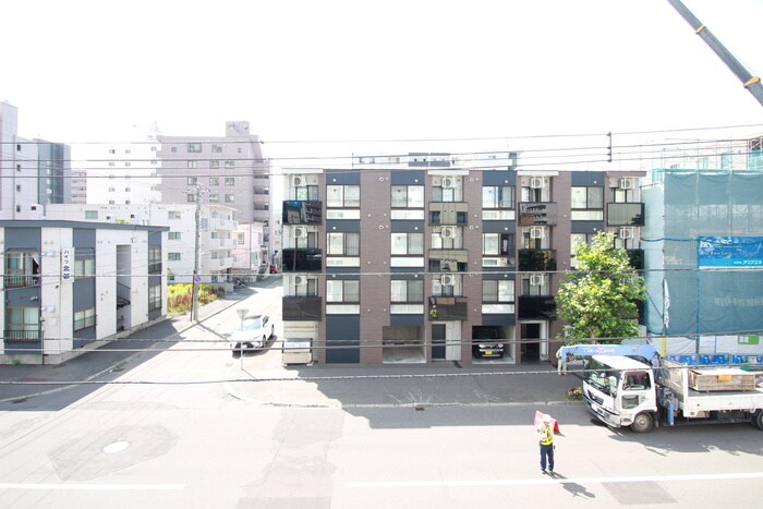 物件内観写真22　(室内からの展望)