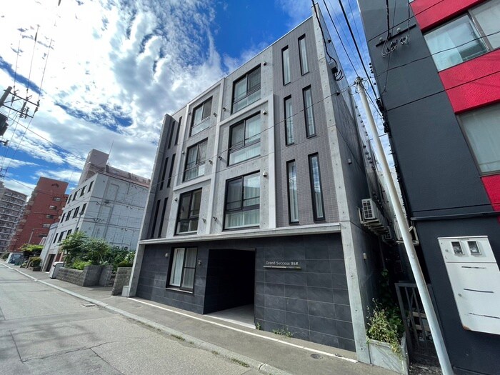 物件外観写真1　(外観写真)