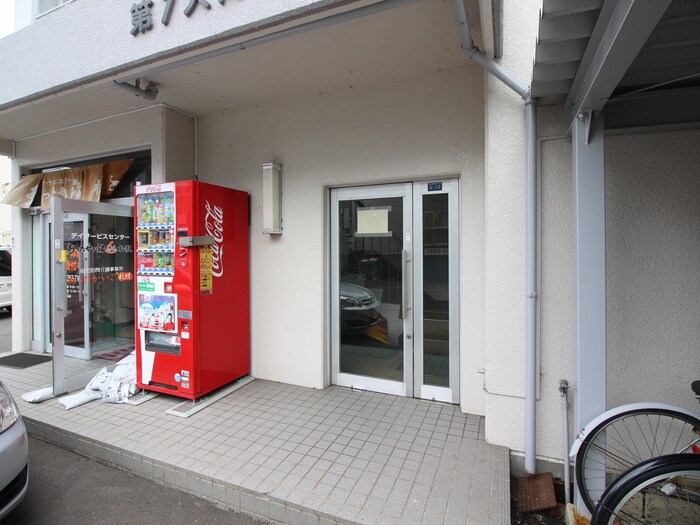 物件外観写真3　(エントランス部分)