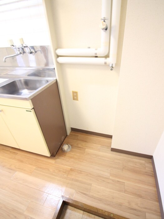 物件内観写真15　(洗濯機置場)